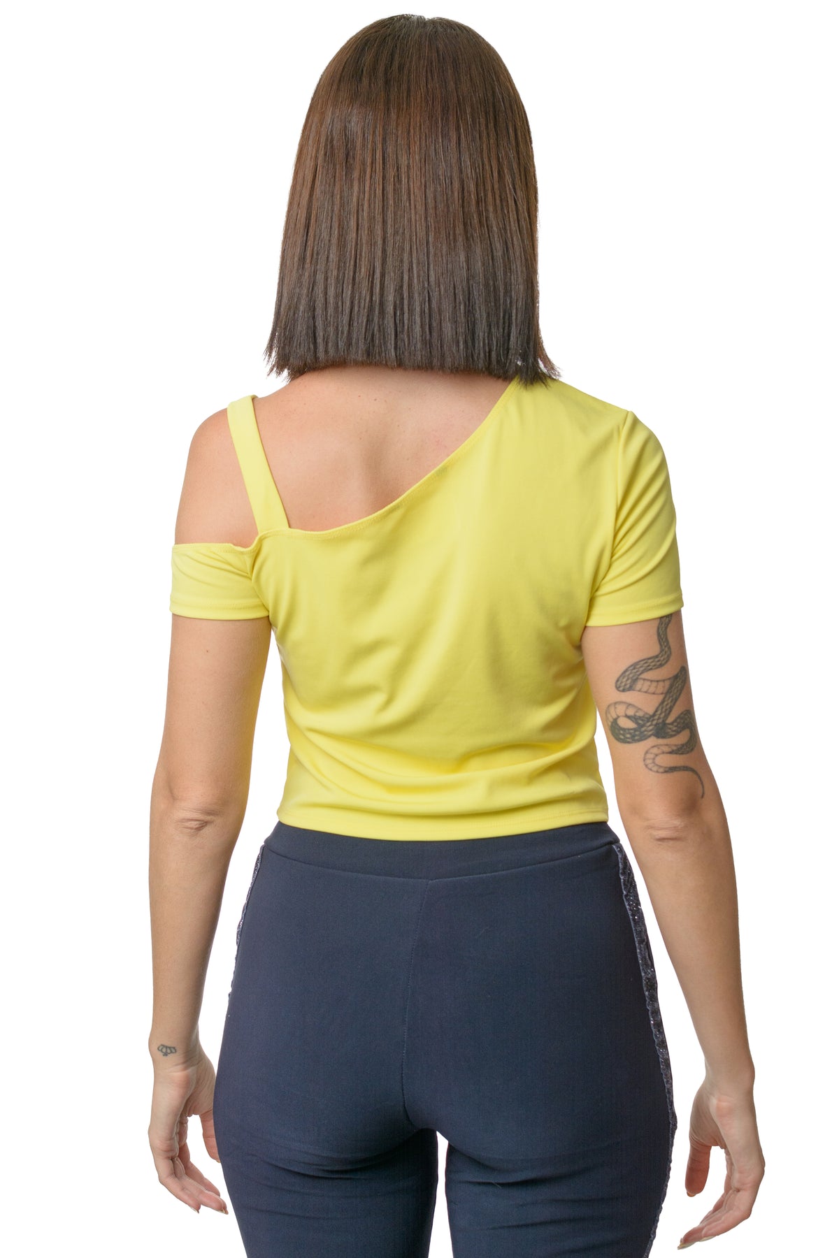 Blusa Asimétrica Con Detalle En Hombro Tipo Crop Top